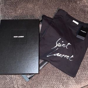 ❇️ YSL Saint Laurent Mens Signature Tee